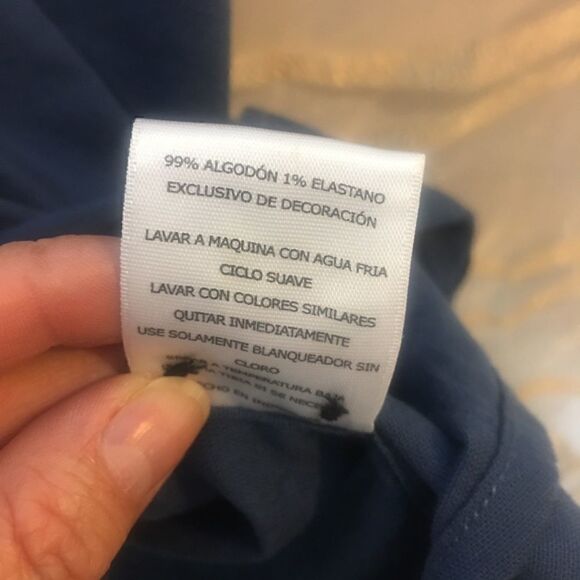 Levi’s Button Up Top  - Picture 7 of 7